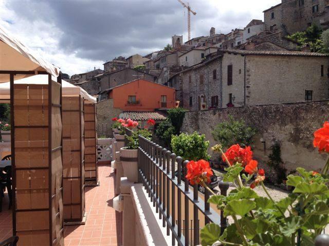 Ostello Sant'Anna Narni Bagian luar foto